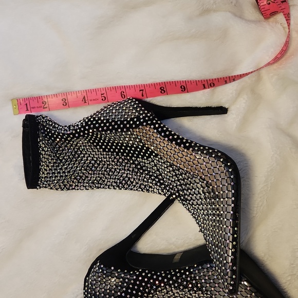 Size 9 jeweled booties - Picture 4 of 4